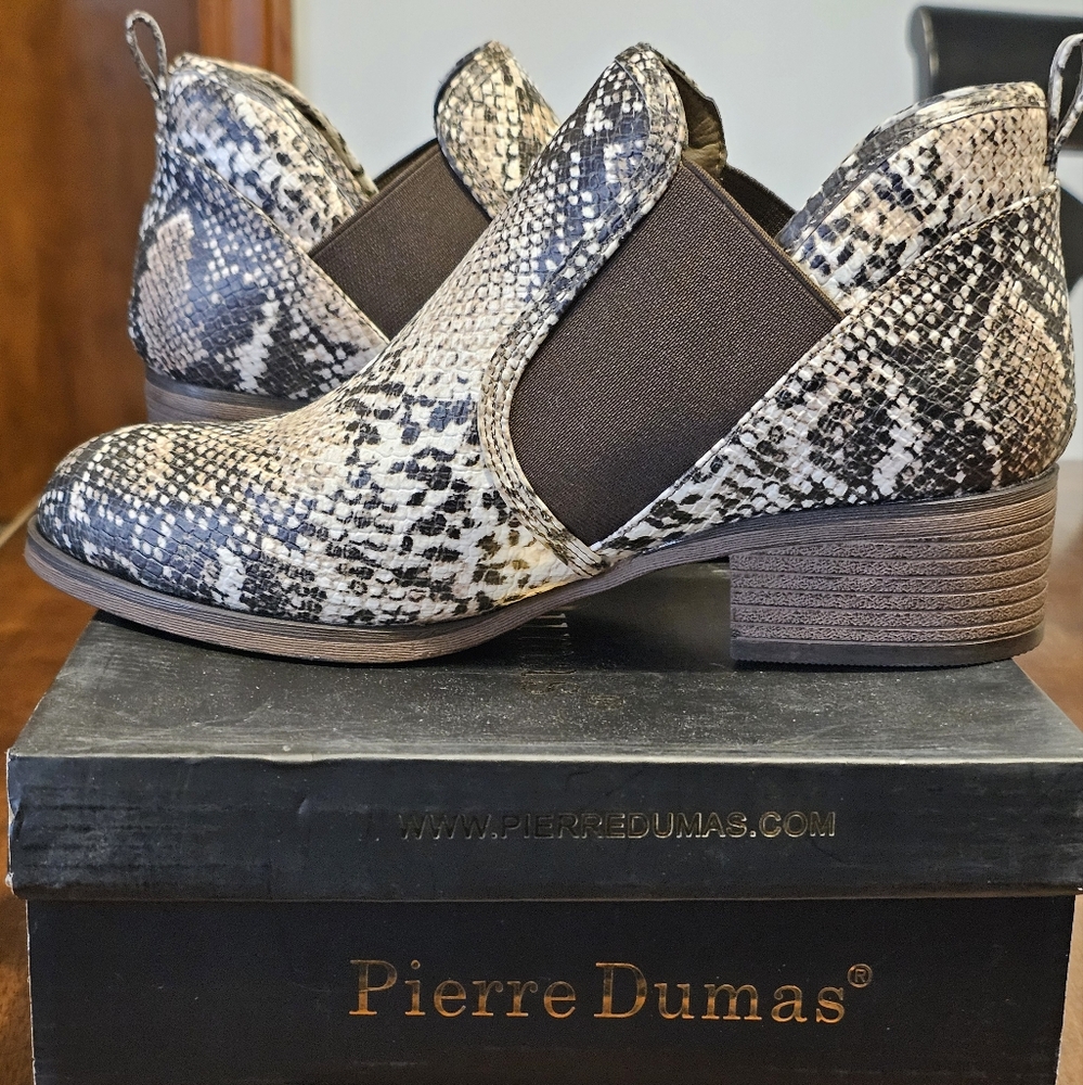 Pierre Dumas Women's Snakeskin Ankle Boots - Black and Gray
